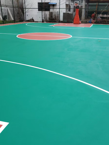 沙坪坝 球场长期使用易出现地面开裂